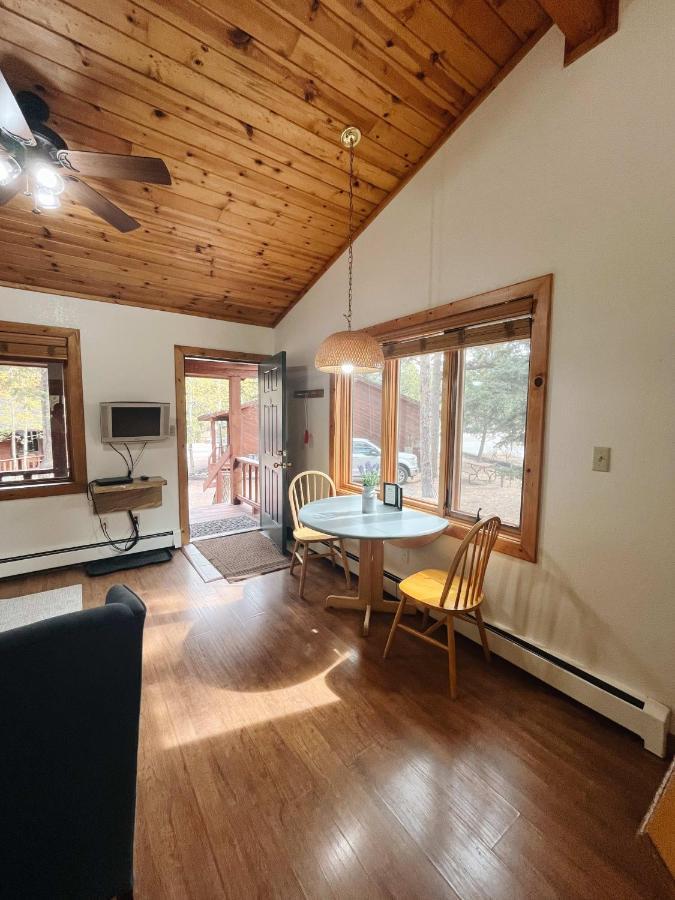 Cozy Cabin Suite Bed And Breakfast Woodland Park Exterior photo