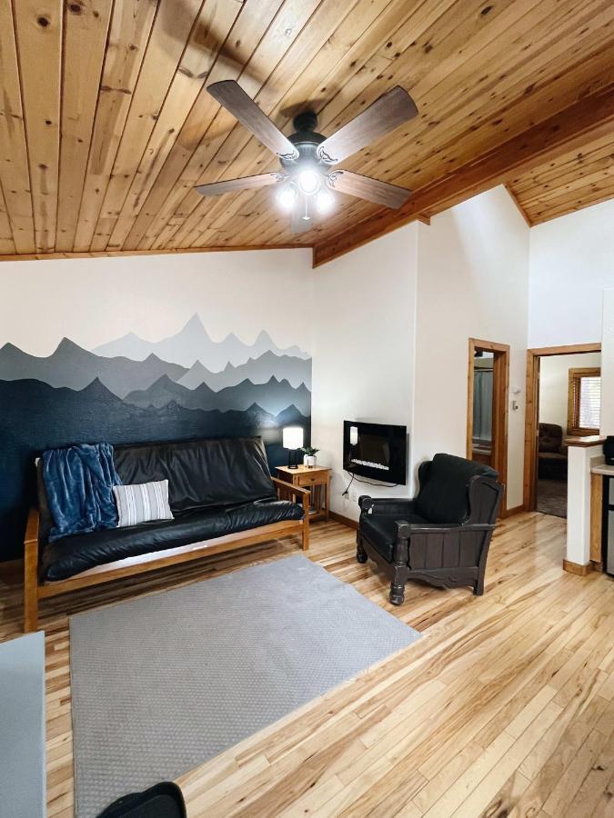 Cozy Cabin Suite Bed And Breakfast Woodland Park Exterior photo