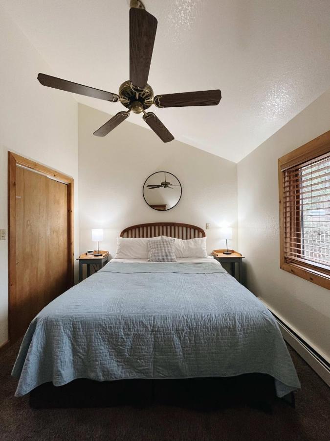 Cozy Cabin Suite Bed And Breakfast Woodland Park Exterior photo
